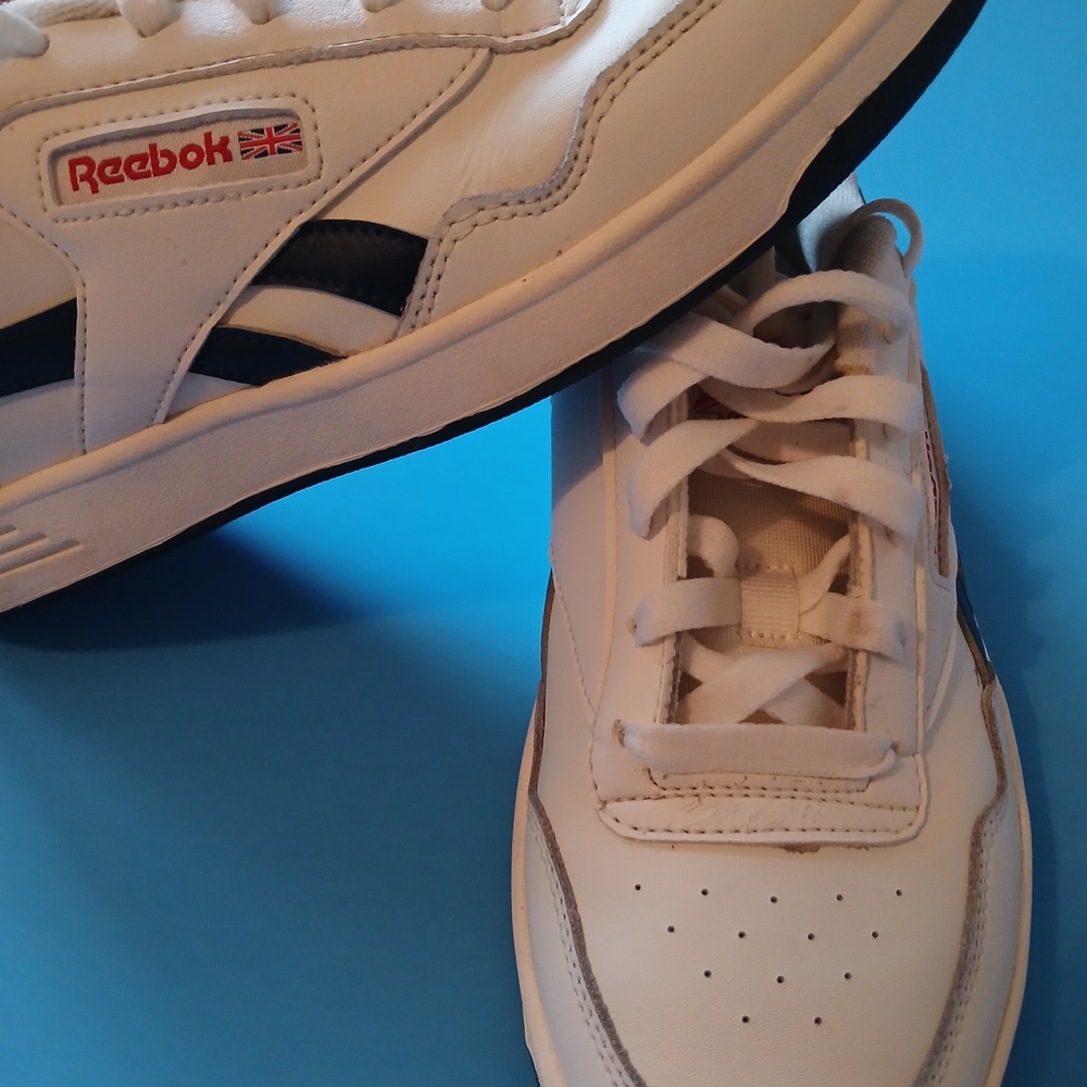 Classic Reebok White Sneakers Womens Size 8 1/2